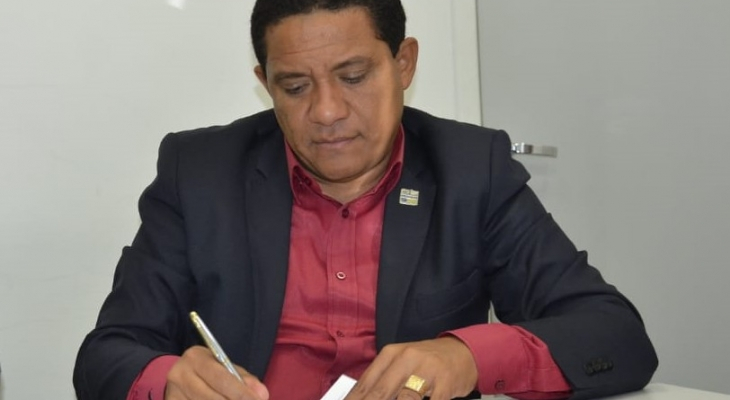 Alcineide Nascimento, Pedro Alberto e Mônica Targino deixam secretarias, em Palmeira