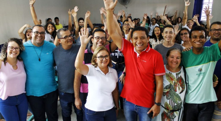 Júlio Cezar se reúne com estudantes que integram Caminhos da Universidade e visita cursinho preparatório para Ifal