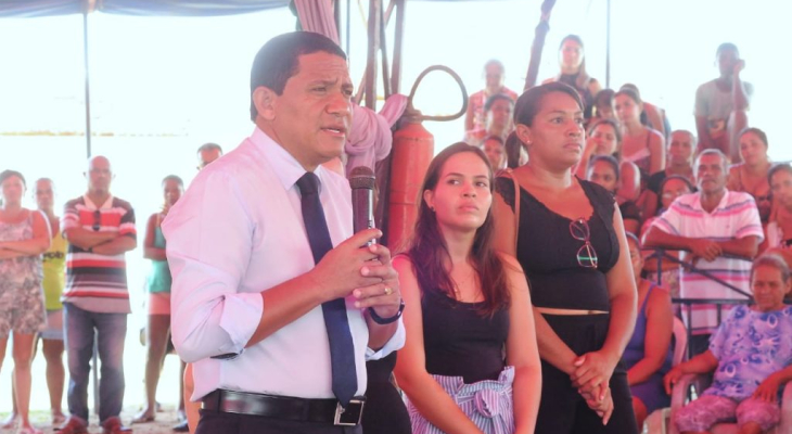 Prefeito Júlio Cezar se reúne com moradores do Antônio Ribeiro e Brivaldo Medeiros