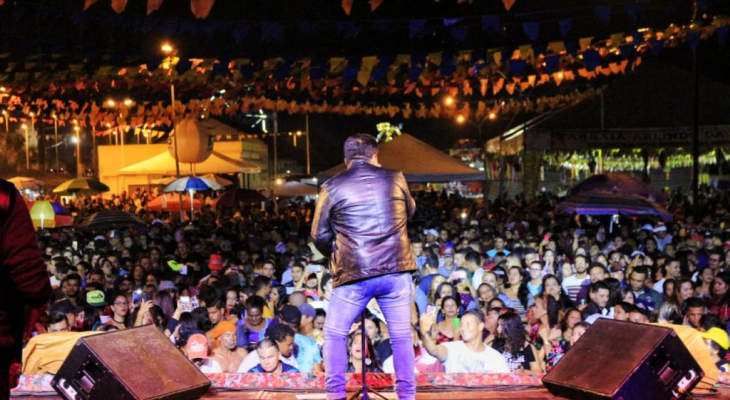 Edson Lima e Gatinha Manhosa: Show agitou multidão em Palmeira