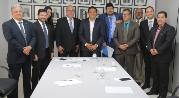 Júlio Cezar e Fernando Tourinho discutem soluções sobre demarcação de terras em Palmeira dos Índios