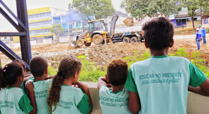 Prefeito Júlio Cezar assina Ordem de Serviço para a construção da nova Marinete Neves