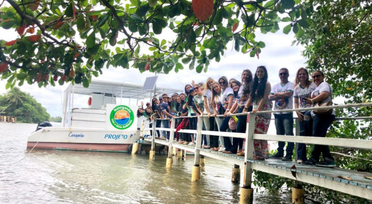 Estudantes da Antônio Fernandes da Costa participam de aula prática no Barco Escola do IMA