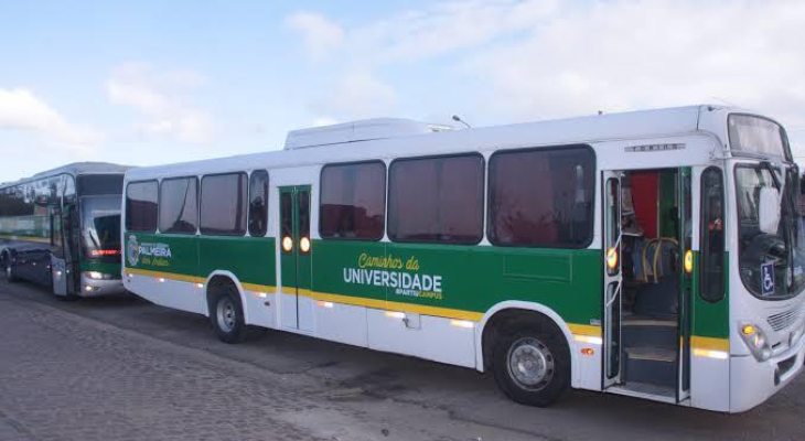 Ônibus Universitário transforma em realidade o sonho de centenas de alunos em Palmeira