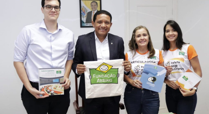 Prefeito Júlio Cezar recebe representante da Fundação Abrinq