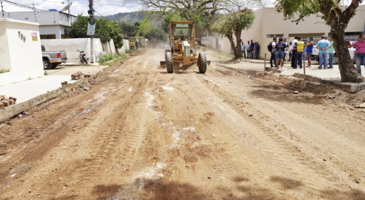 Prefeitura inicia trabalho de drenagem e pavimentação em ruas do bairro Paraíso