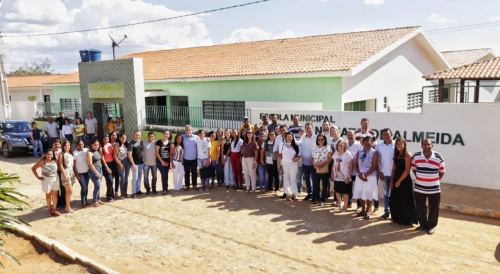 Júlio Cezar visita escolas que serão de tempo integral em 2020