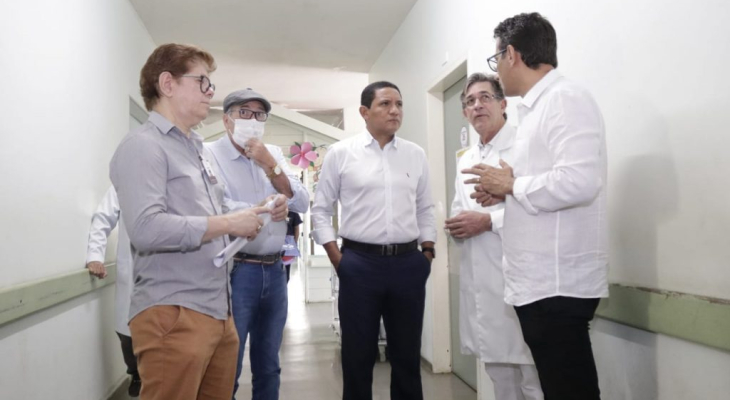 Júlio Cezar e Márcio Henrique visitam UPA e Hospital Regional Santa Rita
