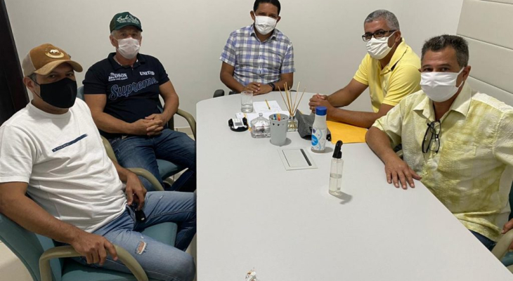 Diretoria do CSE se reúne com prefeito Júlio e prepara retorno do time aos campos de futebol