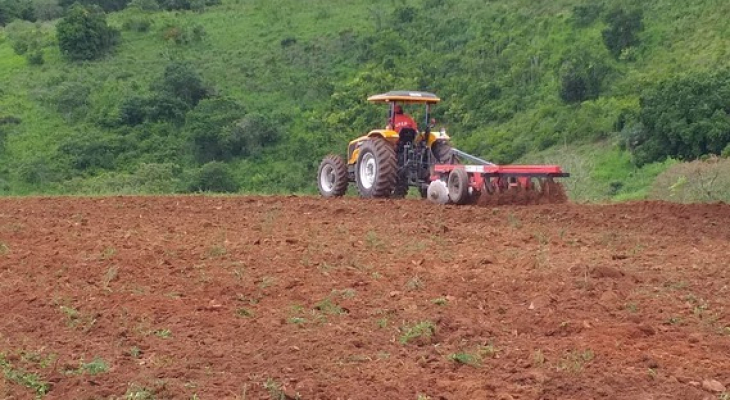 Programa Terra Arada: mais de 2.584 tarefas de terras foram aradas somente este ano