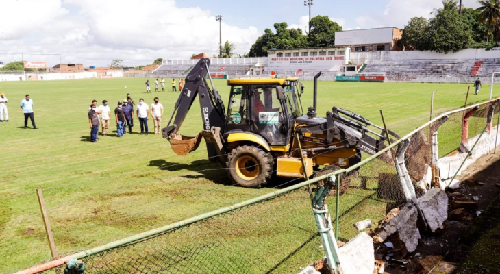 Prefeitura de Palmeira inicia primeira etapa de manutenção no Estádio Juca Sampaio