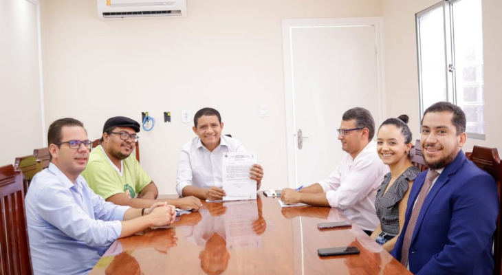 Prefeitura de Palmeira dos Índios e Sinteal comemoram reajuste da Educação