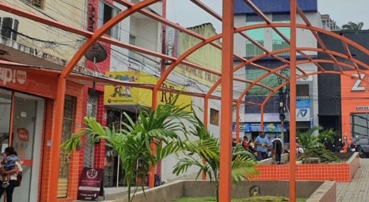 Obra de revitalização da Praça Coberta entra em fase de conclusão no Centro de Palmeira