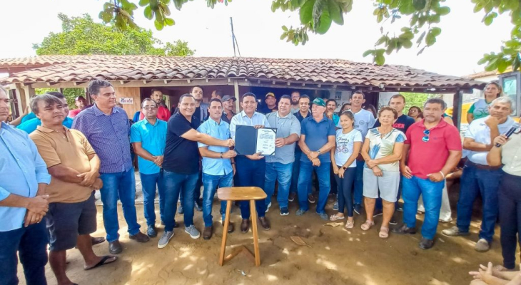 Júlio Cezar assina Ordem de Serviço de drenagem e pavimentação de Lagoa do Rancho