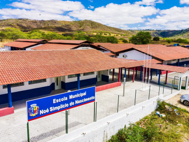 Prefeito faz visita às instalações da nova Escola de Tempo Integral no povoado Bonifácio