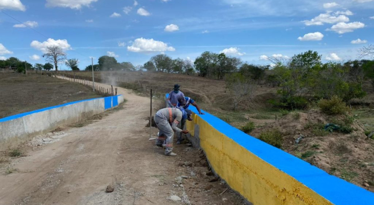 Prefeitura trabalha na conclusão de recuperação da ponte na comunidade Poço da Onça