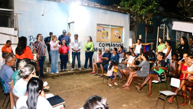 Prefeito Júlio Cezar se reúne com moradores do Brivaldo Medeiros e Antônio Ribeiro e apresenta melhorias para a comunidade