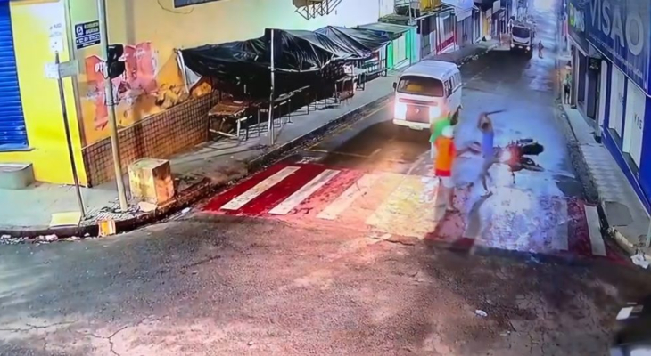 Câmeras flagram homicídio e tentativa de assassinato em Palmeira dos Índios