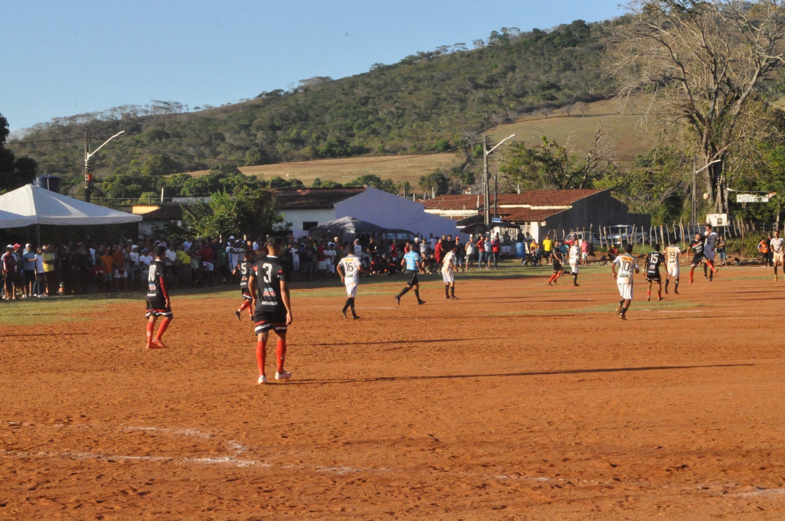 Copa do Interior de Futebol Cinco na Grama de Três Passos tem